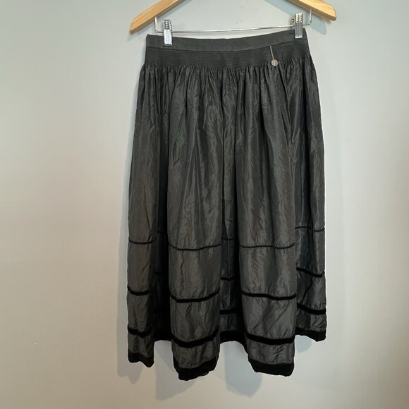 Tostmann Trachten Black Dirndl Skirt Oktoberfest Whimsigoth Euro 42 US Medium - Picture 1 of 10